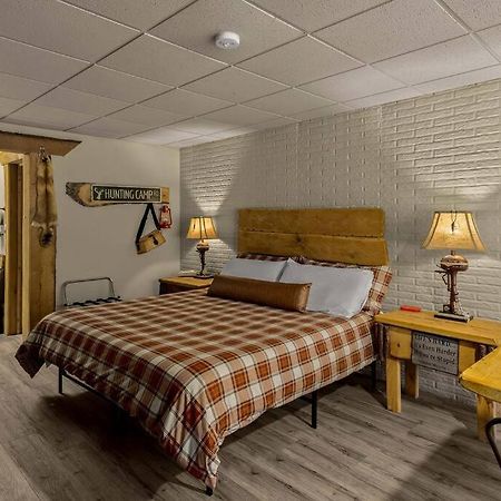 Stonegate Lodge King Bed, Wifi, 50In Roku Tv, Salt Water Pool Room #108 유레카 스프링스 외부 사진